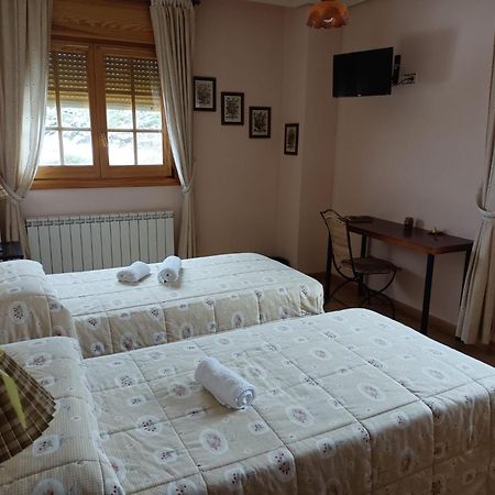 Hotel Pico Espiguete Alba de los Cardaños Екстериор снимка
