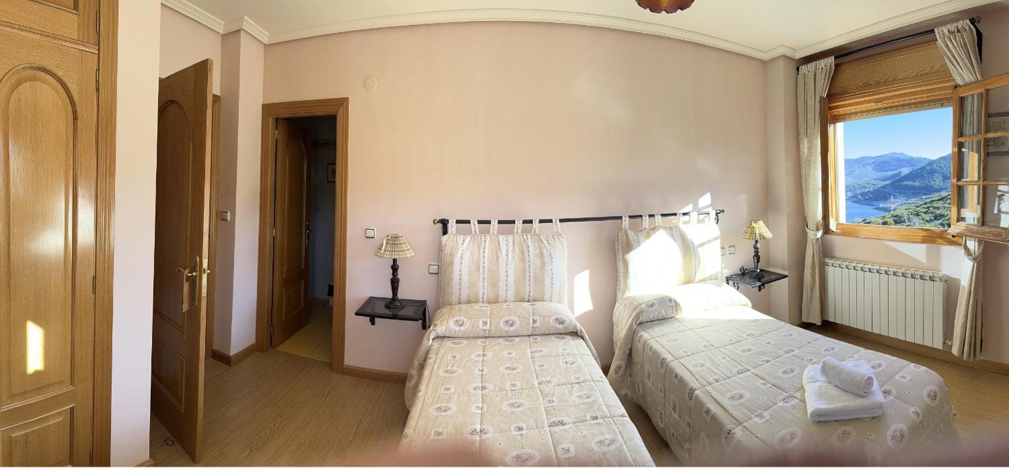 Hotel Pico Espiguete Alba de los Cardaños Екстериор снимка