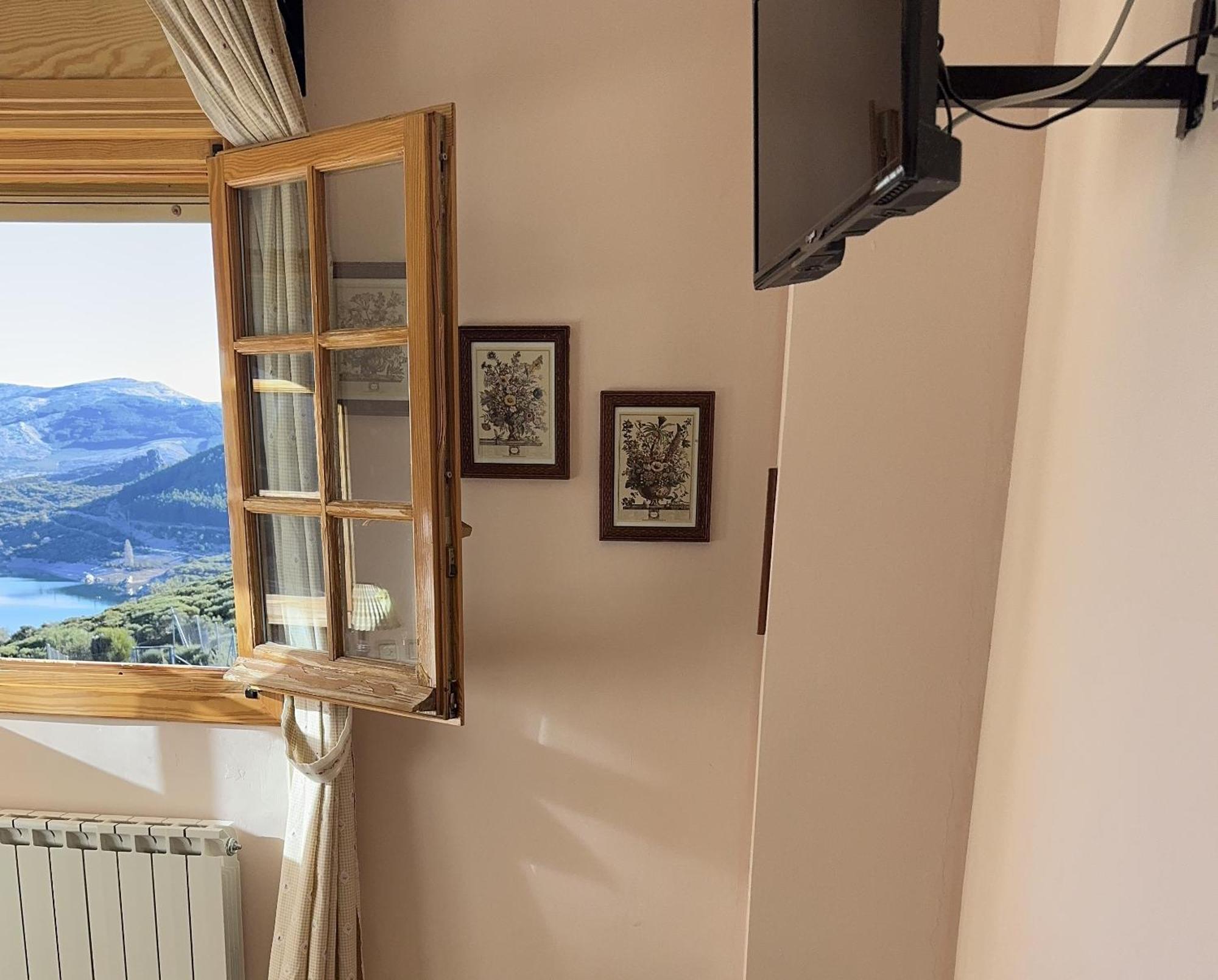 Hotel Pico Espiguete Alba de los Cardaños Екстериор снимка