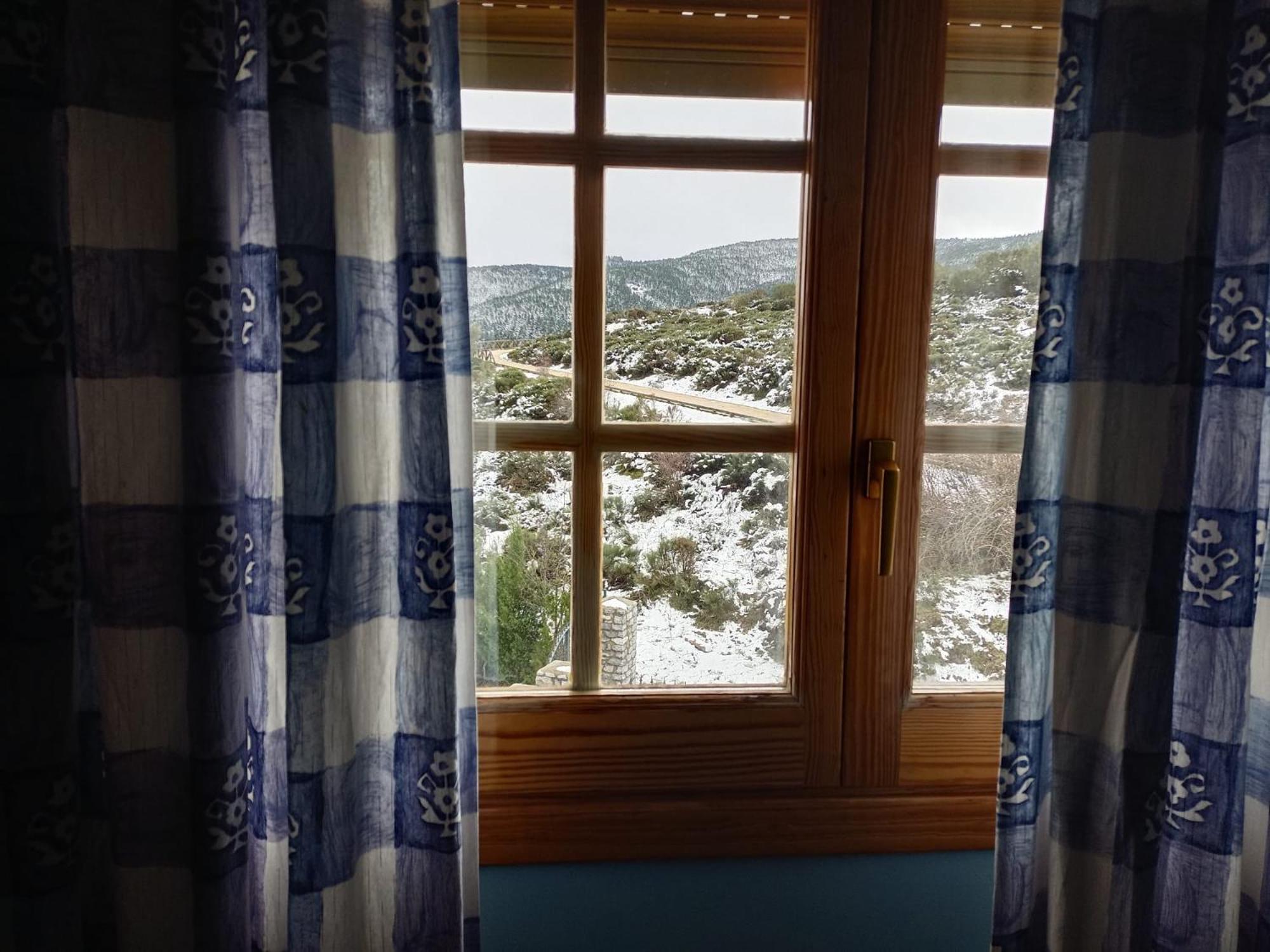 Hotel Pico Espiguete Alba de los Cardaños Екстериор снимка